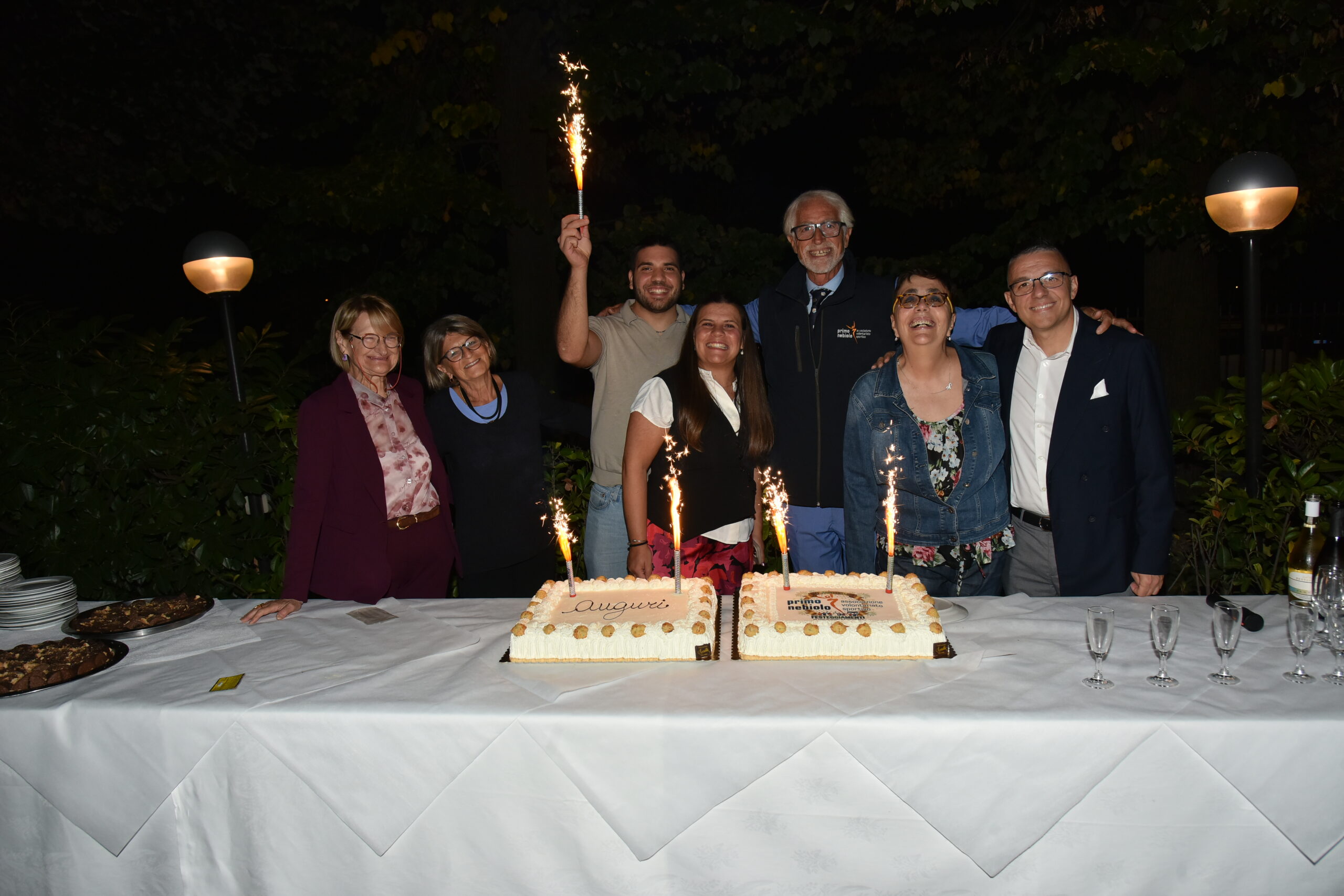 foto direttivo taglio torta